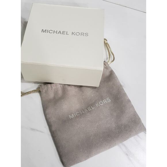 NEW MICHAEL KORS SILVER TONE CRYSTAL MONOGRAM PAVE,STUD ROUND EARRINGS‎ MKJ4516 - Picture 4 of 6